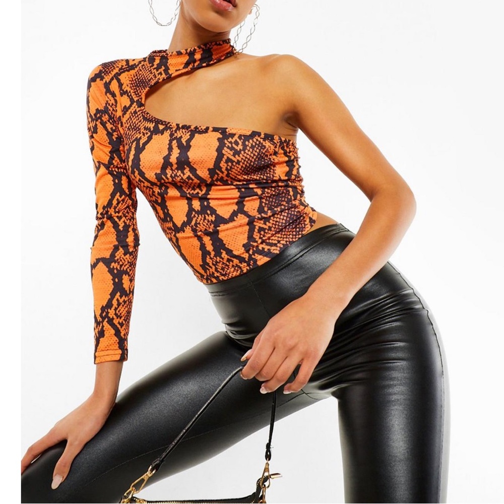 Snake print one sleeve top